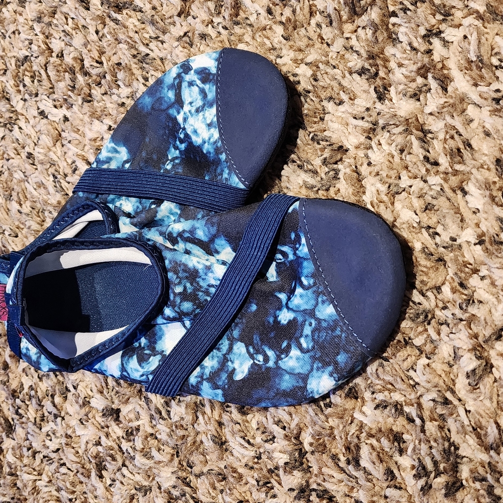 Fitkicks With Blue Floral Pattern and Slip-On Design